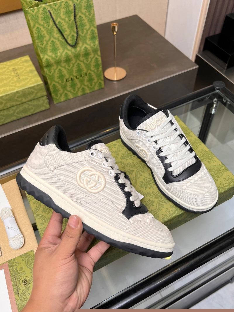 G*u*i casual shoes